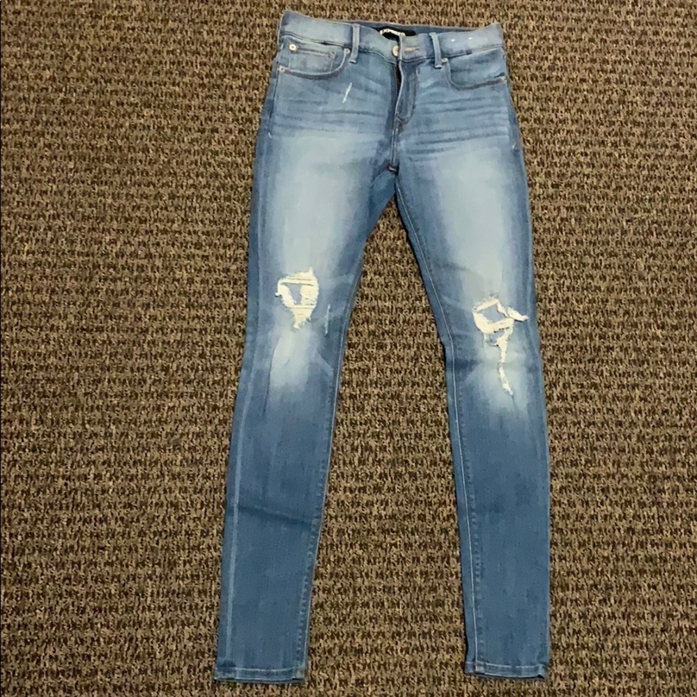 LightWash Size 4R Express Skinny Jeans (NEVERWORN)